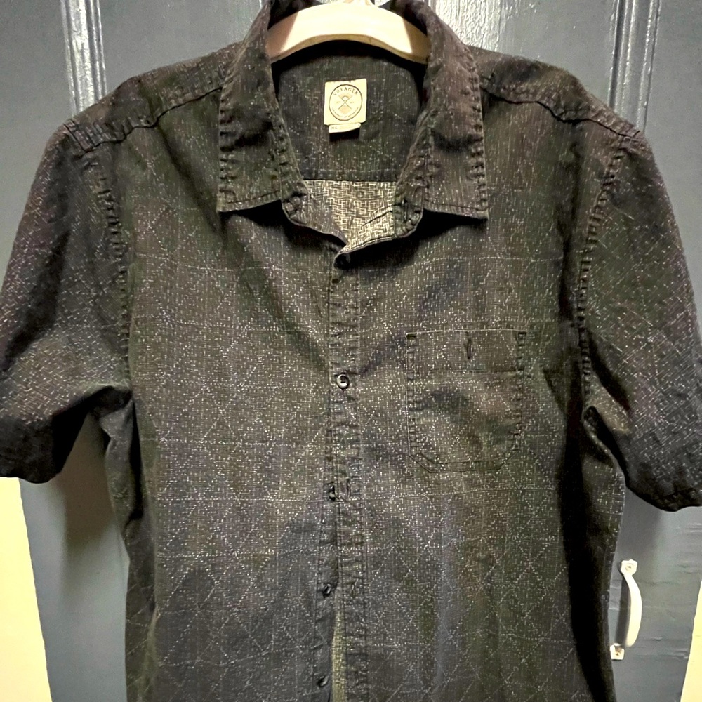 Men’s XL cotton button up shirt